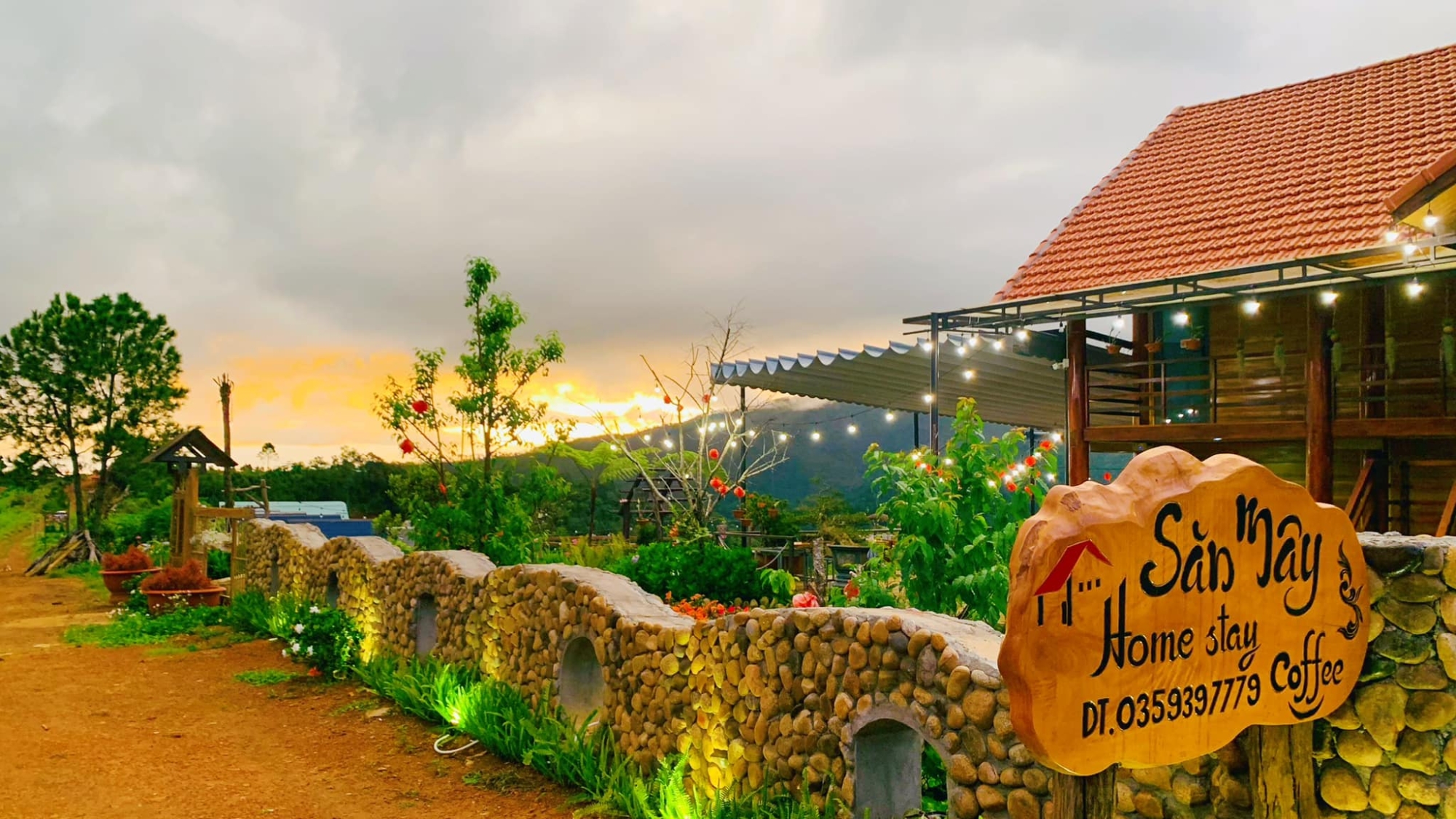 Săn Mây Coffee and Homestay Măng Đen