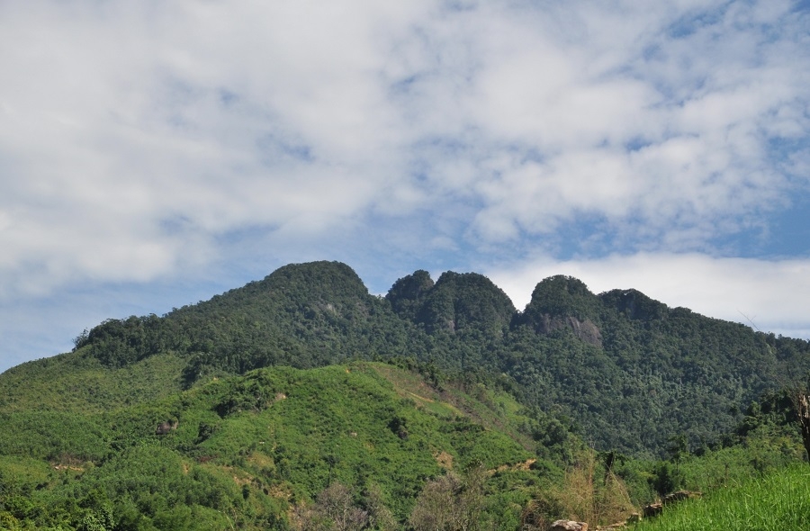 Núi Răng Cưa
