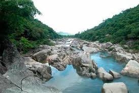 Suối khoáng nóng Thạch Trụ
