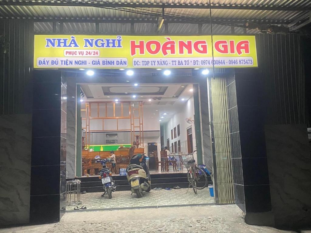 Nhà nghỉ Hoàng Gia