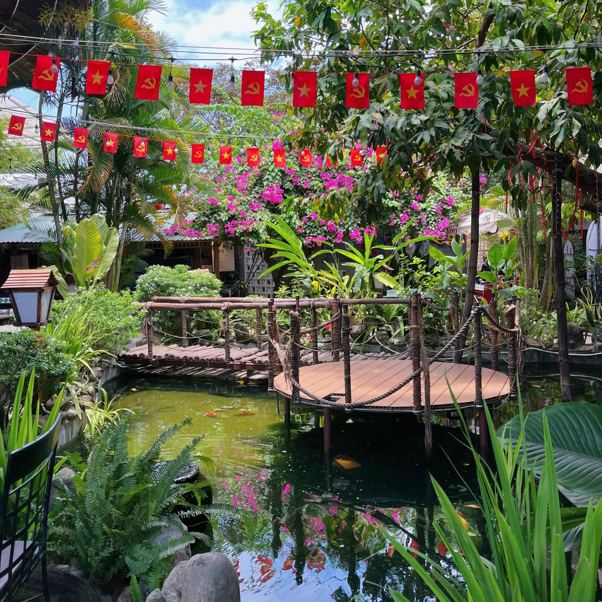 Nhà Hàng Cổ Lũy